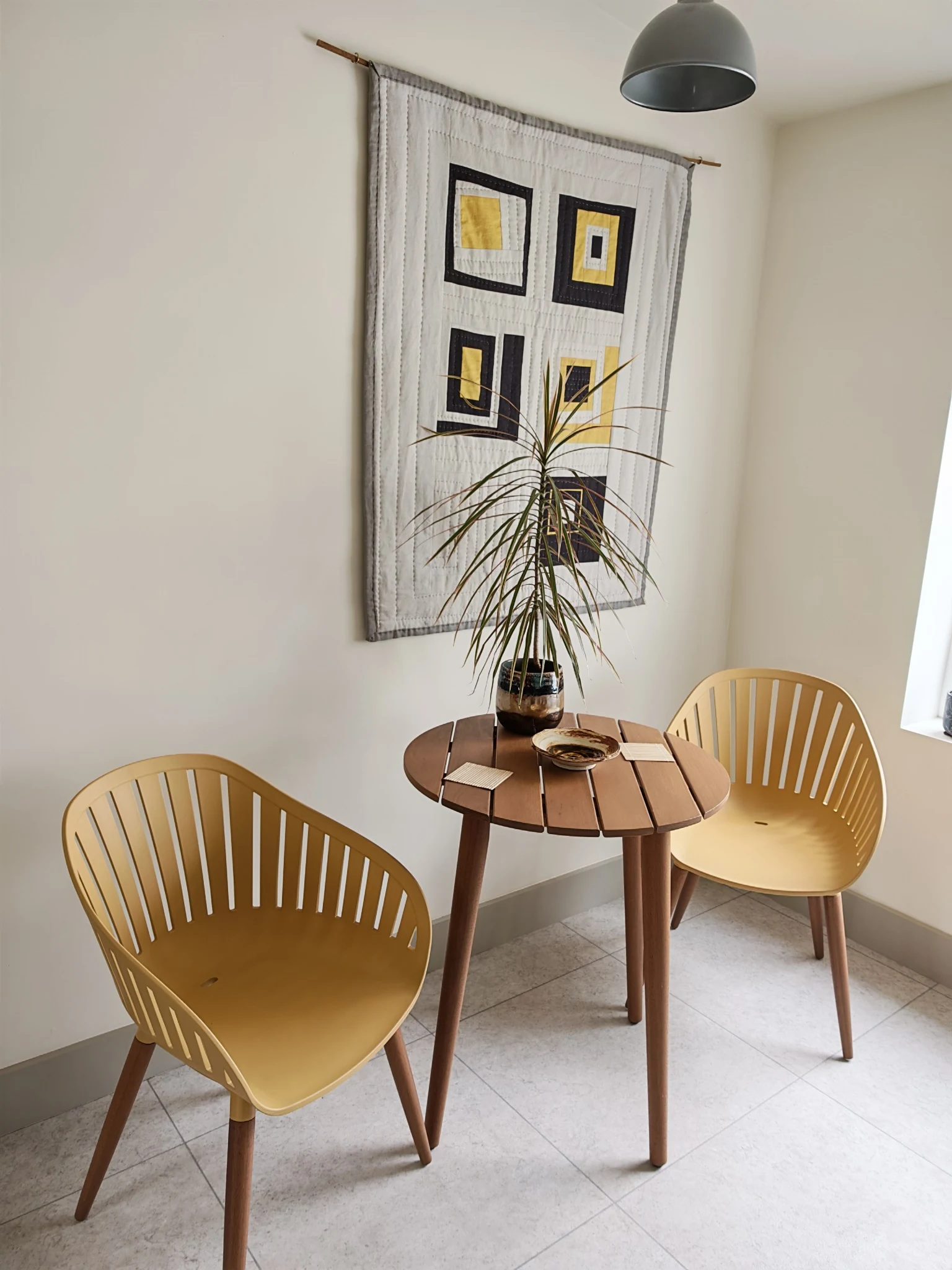 Holiday let dining area