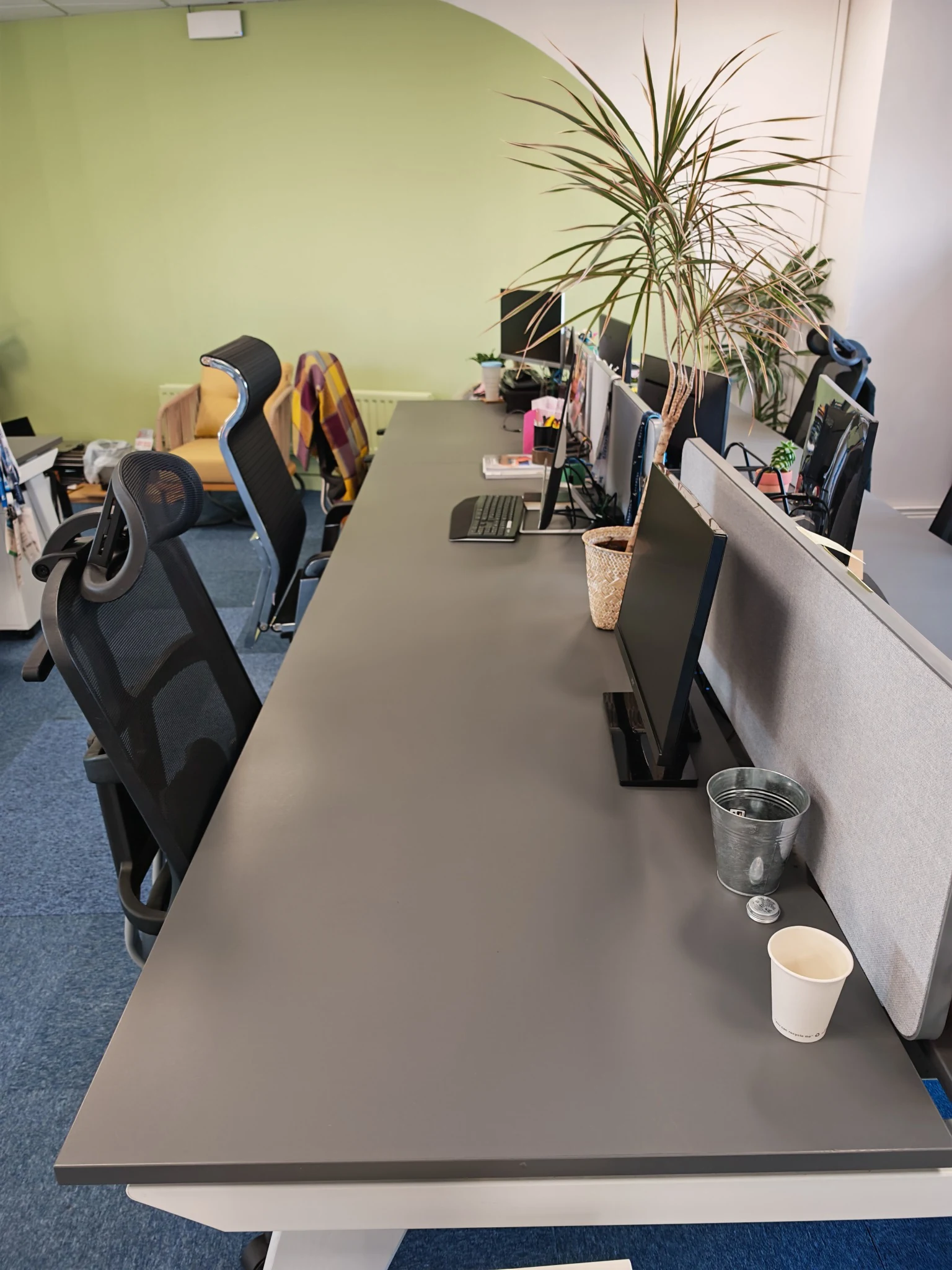 Clean office workstations